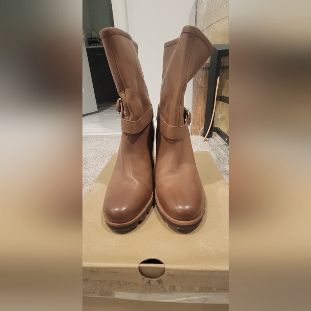 UGG WEDGE BOOTIES SZ 8.5